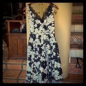 Floral mid size dress